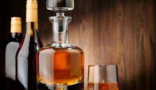 經常喝酒的人，身體這三處會變顏色，占兩個以上提示肝臟已受傷